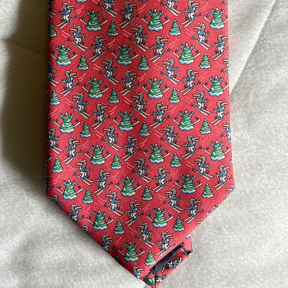 Vineyard Vines Men’s Tie Snowmen Skiing